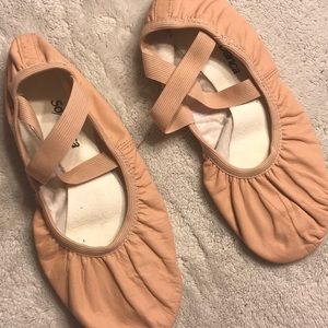 Ballet shoes